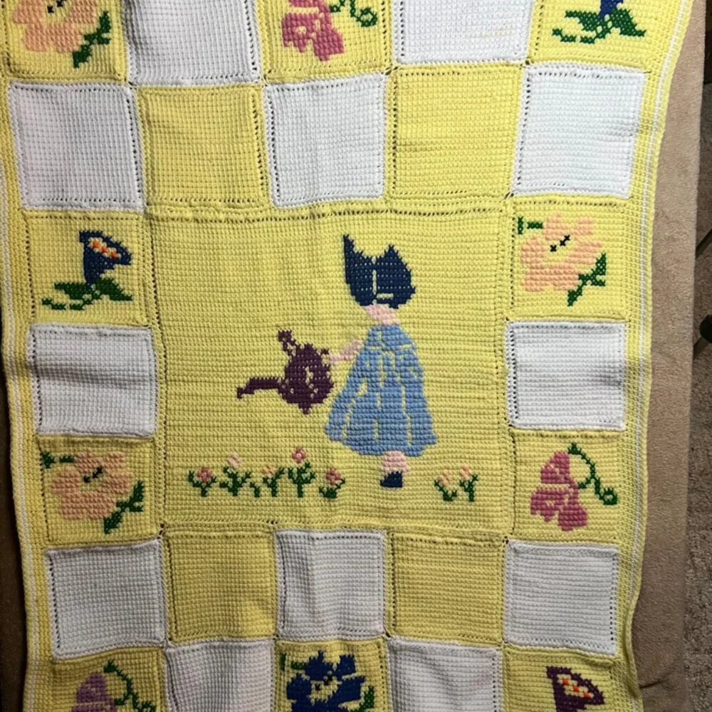 Vintage Handmade Crochet Afghan Blanket 36x44” Little Dutch Girl & Flowers (C06)